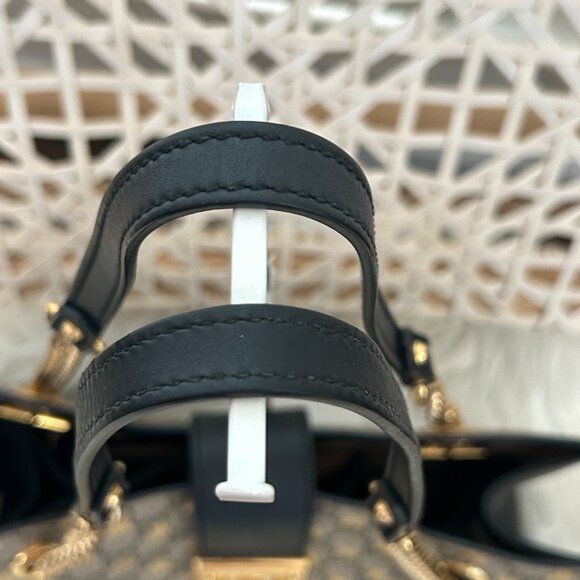 GUCCI GG Supreme Bee Padlock Tote, Medium - Picture 8 of 16